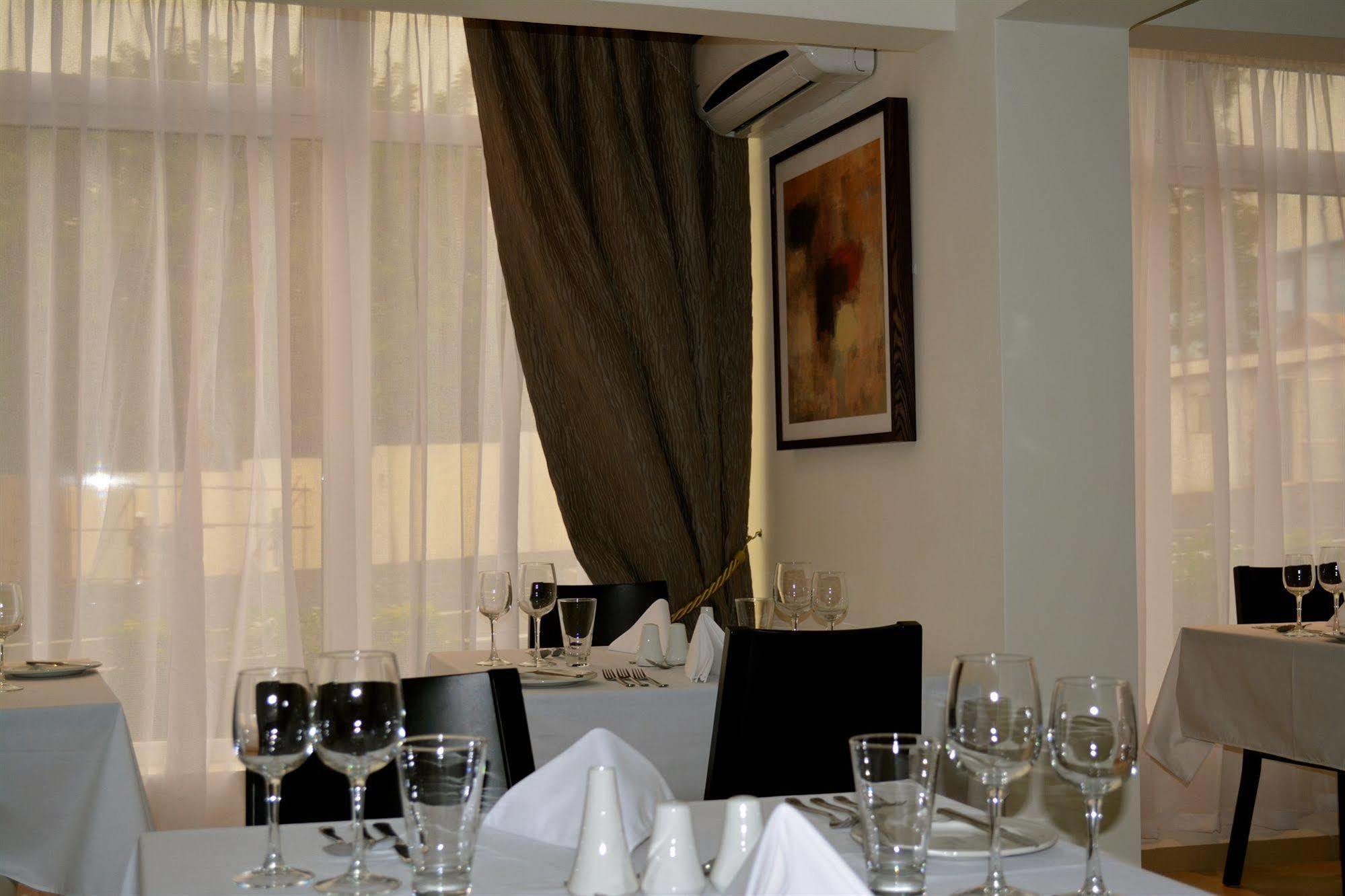 New Brookfields Hotel Freetown Exterior foto